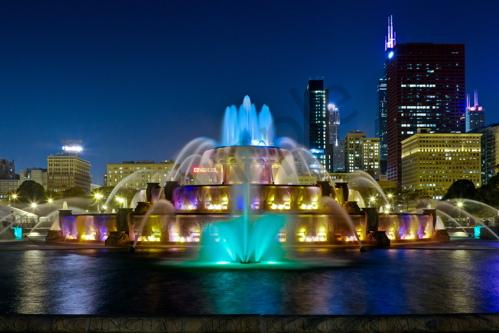 Chicago buckingham fountain at night