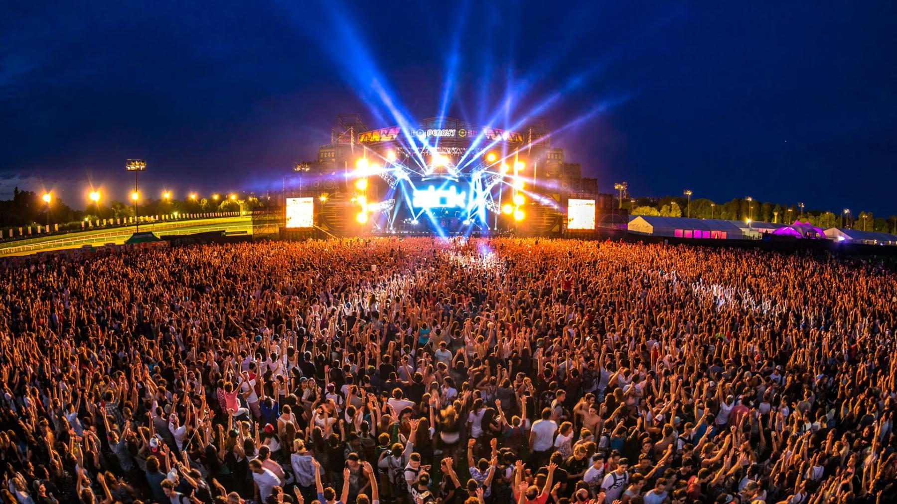 looking over the crowd from the back of lollapalooza
